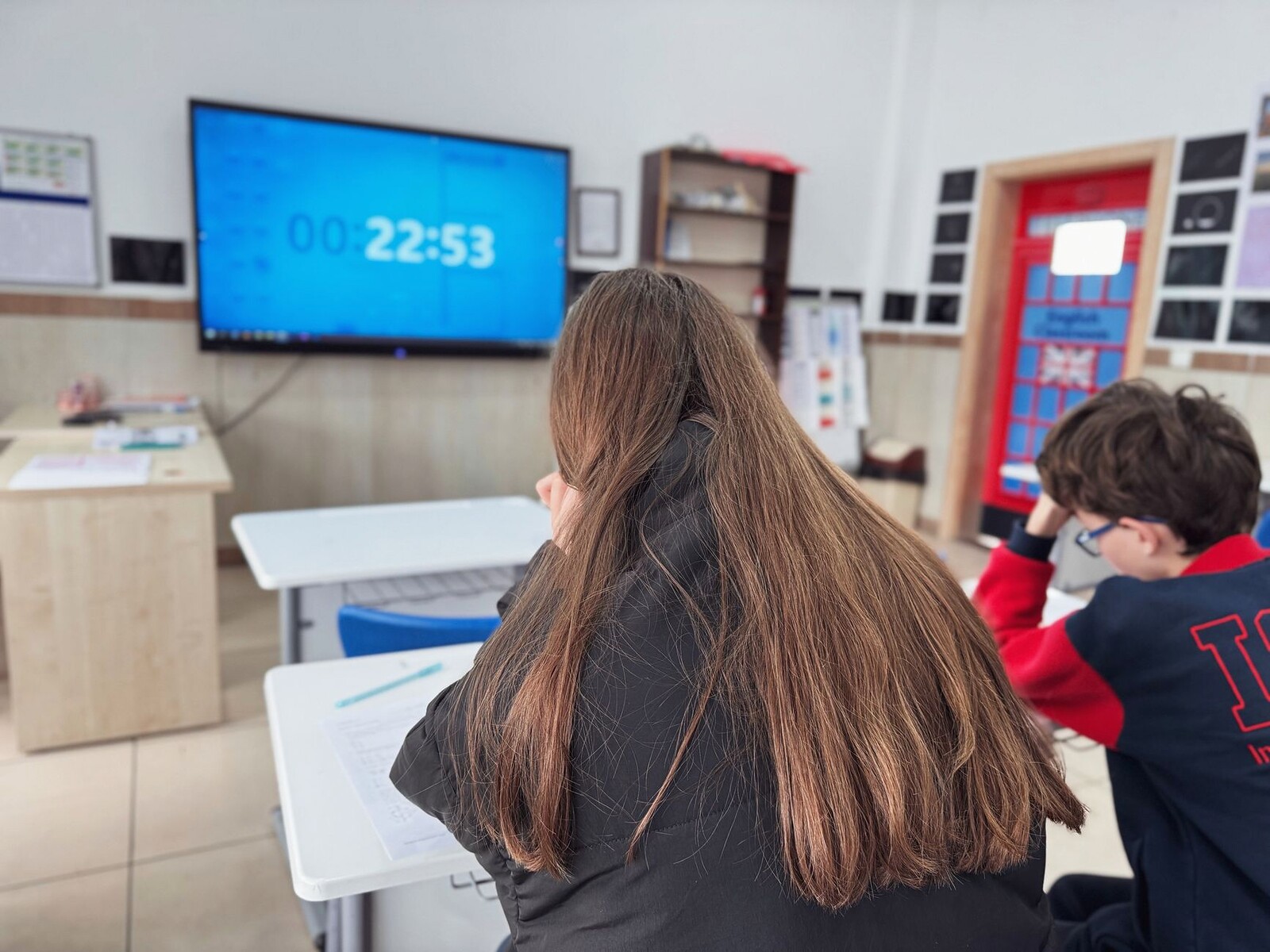 Estudante usando Método Pomodoro
